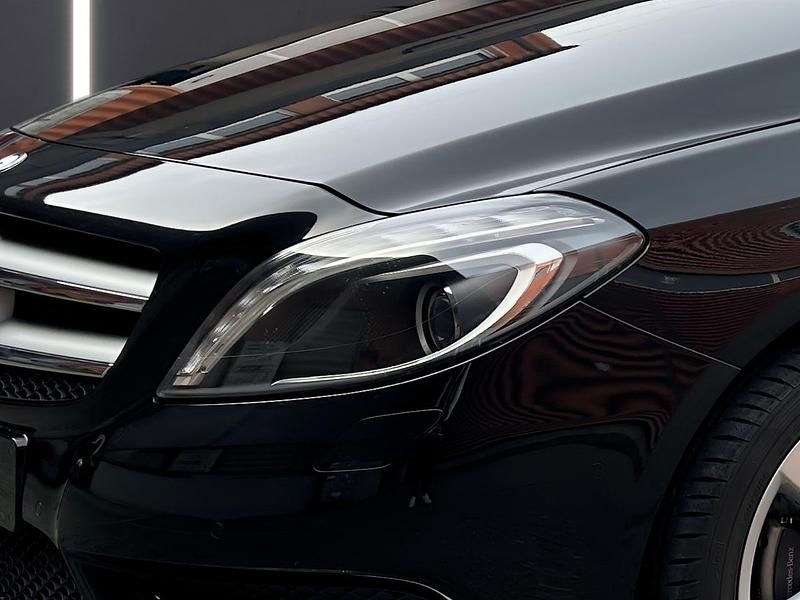 Gebraucht Mercedes B180 122 PS (89 kW) 2012 Van / Kleinbus