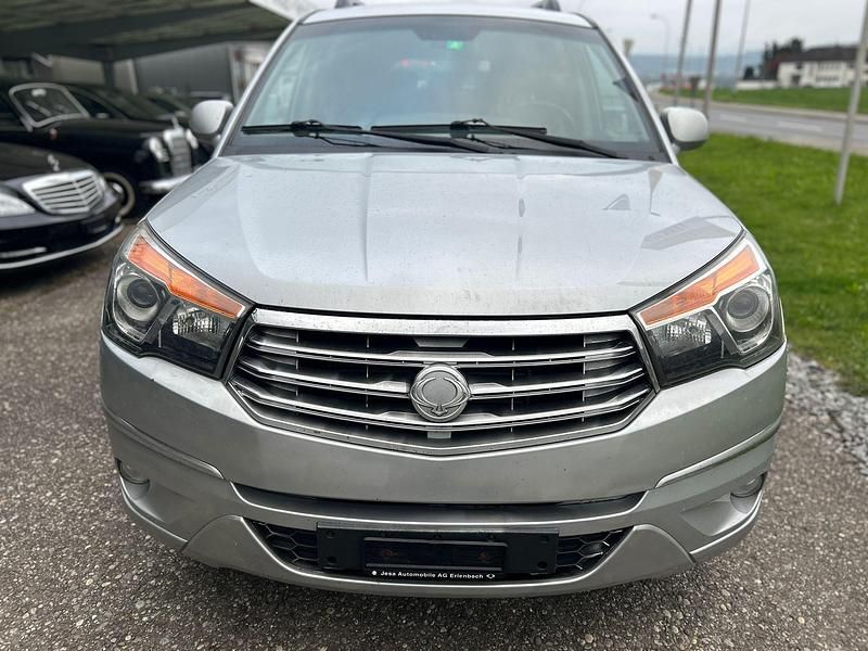 Gebraucht Ssangyong (KGM) Rodius Sapphire 155 PS (114 kW) 2014 Van / Kleinbus