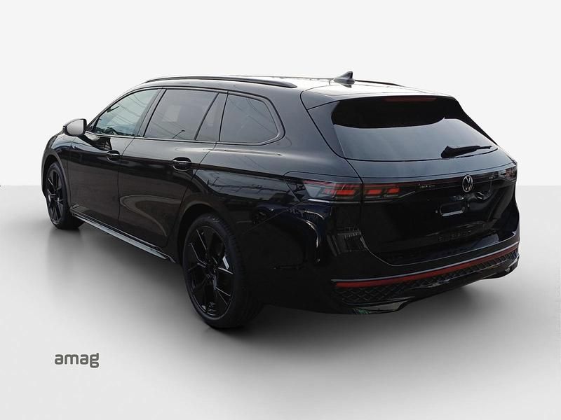 Neu VW Passat R-line 193 PS (141 kW) 2025 Grenadill black metallic Kombi