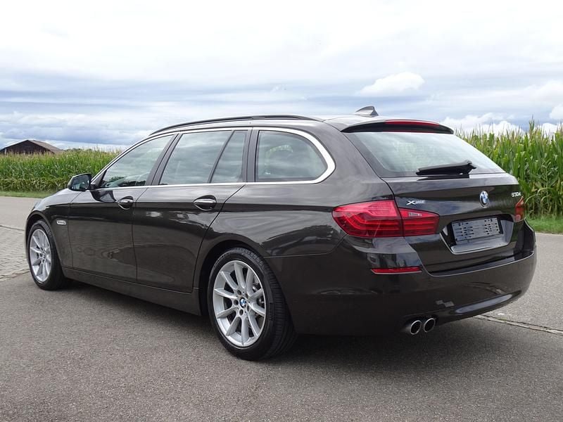 Gebraucht BMW 530 258 PS (189 kW) 2015 Kombi