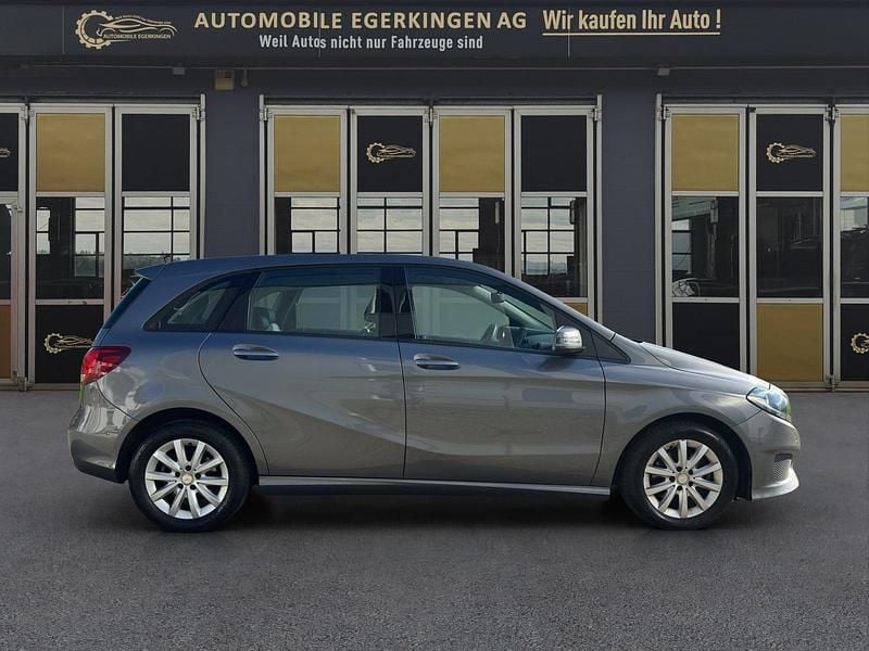 Gebraucht Mercedes B200 156 PS (114 kW) 2016 Van / Kleinbus