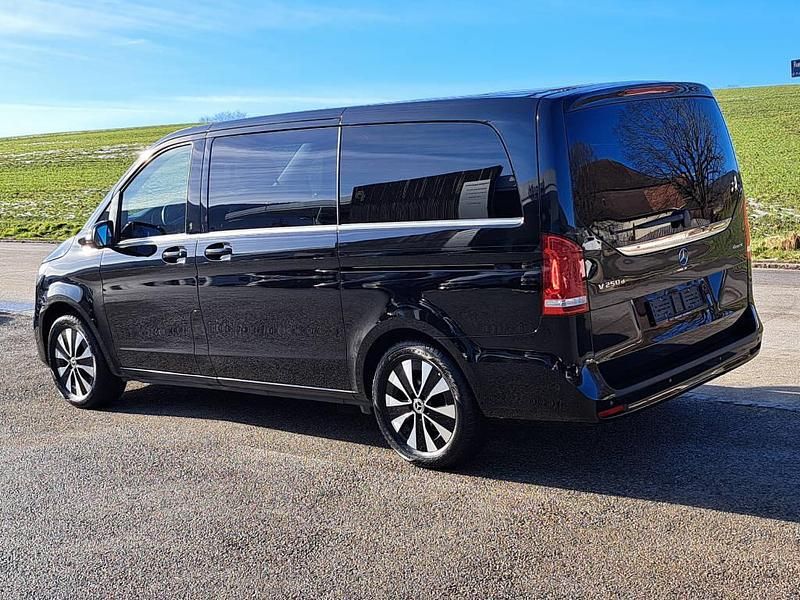 Gebraucht Mercedes V250 Avantgarde 190 PS (139 kW) 2023 Van / Kleinbus