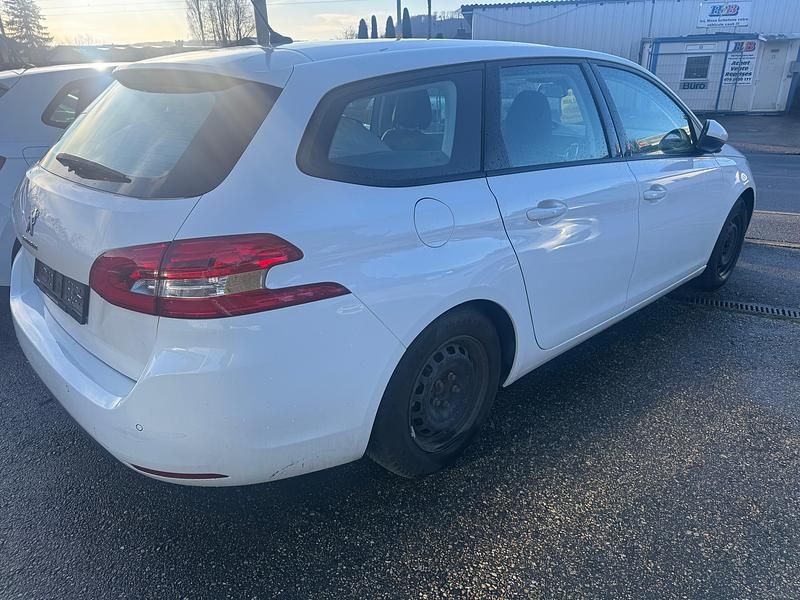 Gebraucht Peugeot 308 SW Style 131 PS (96 kW) 2016 Kombi
