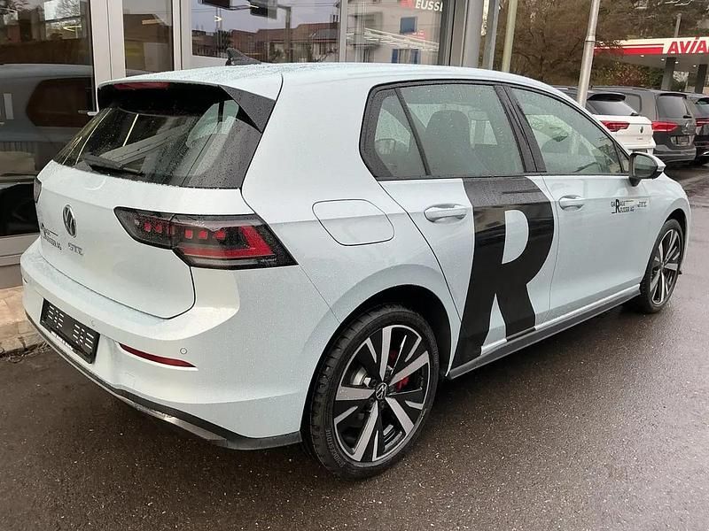 Neu VW Golf VIII GTE 272 PS (200 kW) 2025 Blau