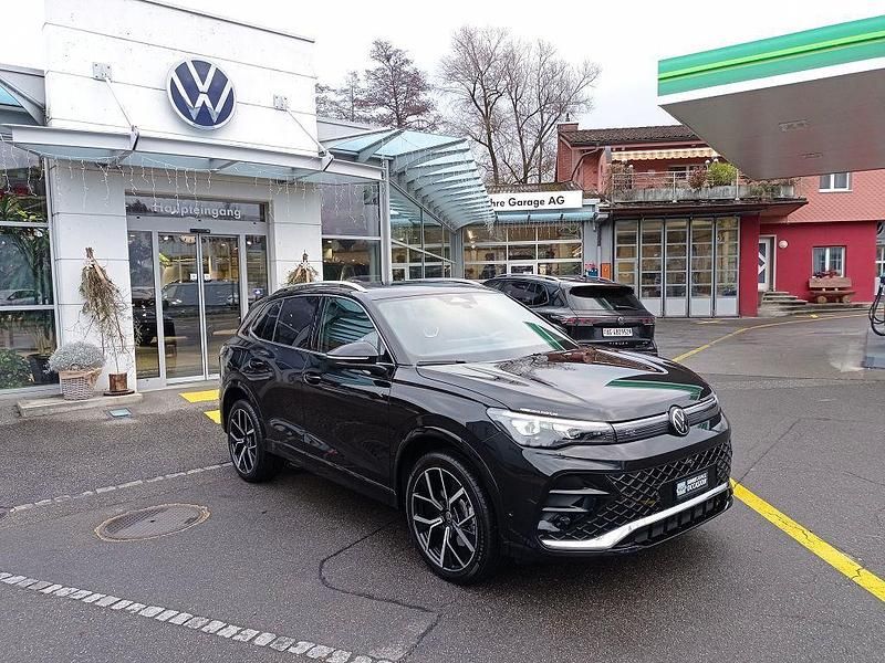Schwarz Gebraucht 2024 VW Tiguan R-line SUV | CHF 48’500 (Etwas zu teuer) - Bild 1/4