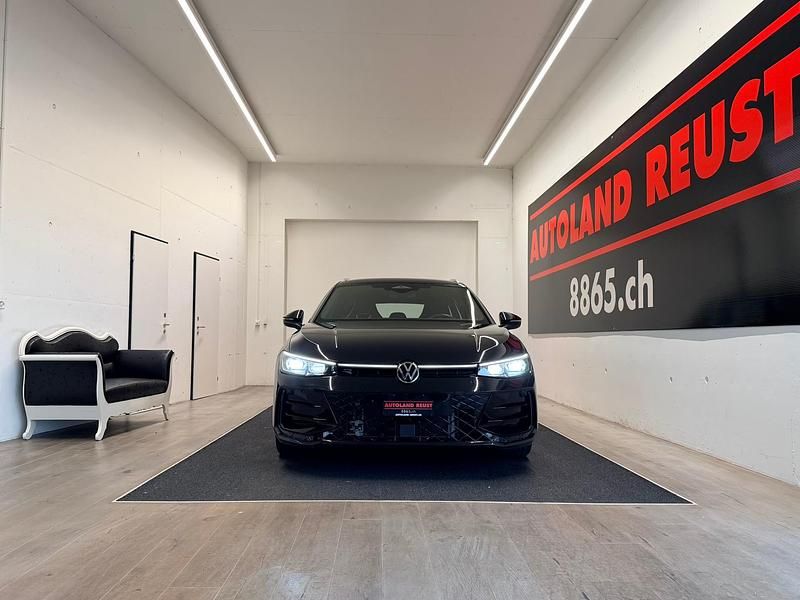 Gebraucht VW Passat R-line 193 PS (141 kW) 2024 Kombi