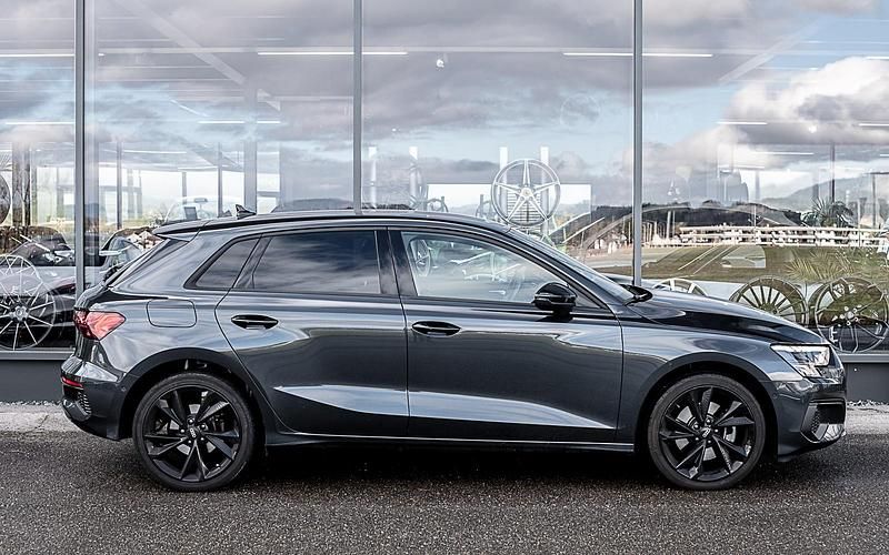 Gebraucht Audi A3 Sportback e-tron Attraction 150 PS (110 kW) 2021 Kleinwagen