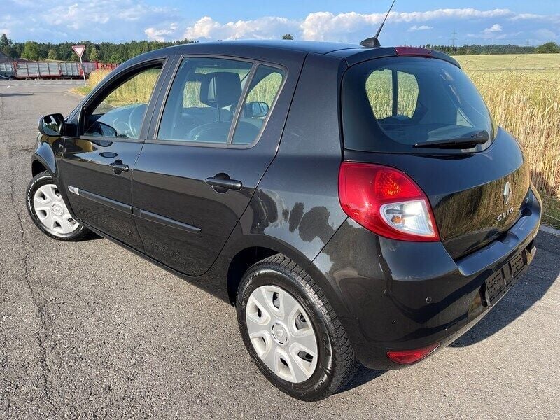 Gebraucht Renault Clio II Night&Day 103 PS (75 kW) 2011