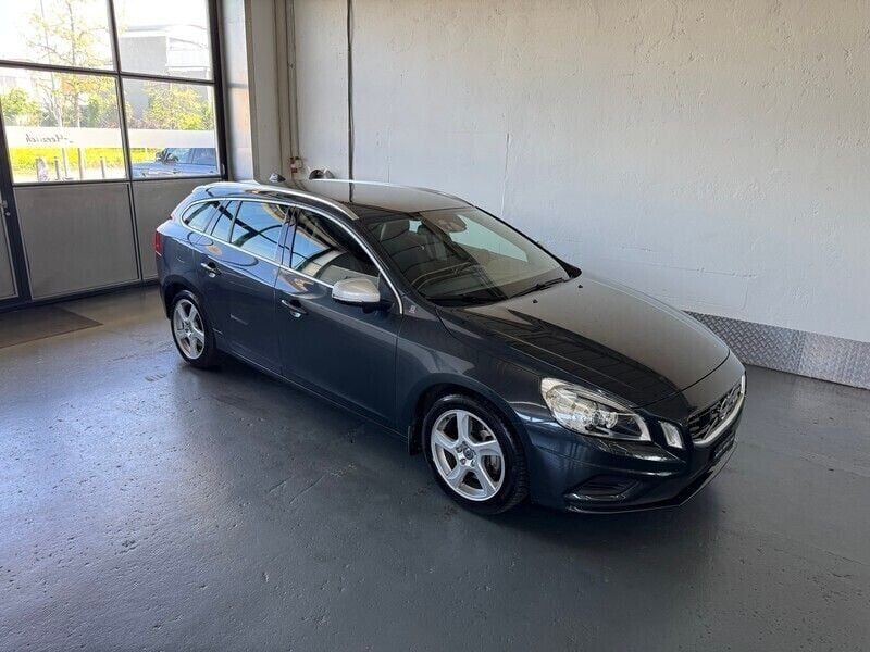Gebraucht 2011 Volvo V60 R-Design Kombi | CHF 13’900 (Etwas zu teuer) - Bild 1/4