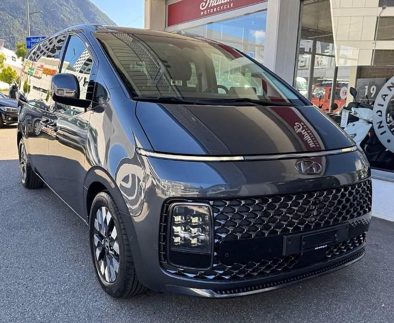 Grau Gebraucht 2022 Hyundai Staria Premium Van / Kleinbus | CHF 43’900 (Guter Preis) - Bild 1/4