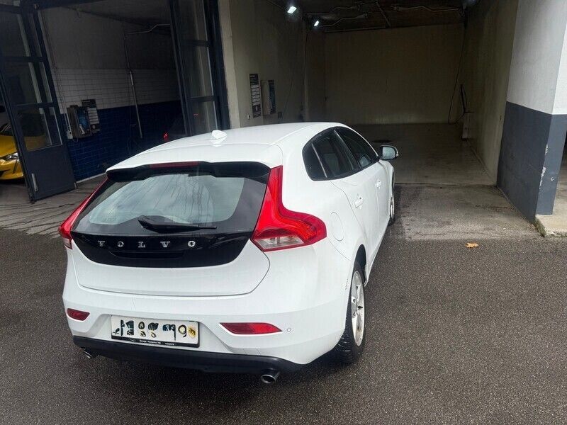 Gebraucht Volvo V40 Momentum 120 PS (88 kW) 2018 Kombi