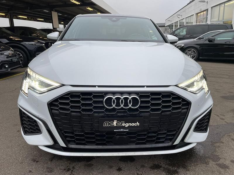 Gebraucht Audi A3 Sportback e-tron Attraction 150 PS (110 kW) 2022 Kleinwagen