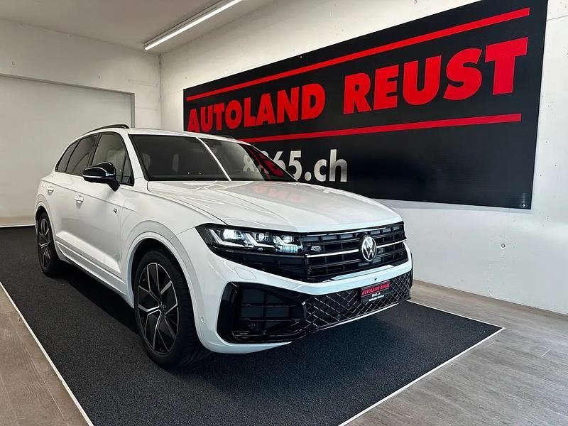 Weiss Gebraucht 2025 VW Touareg R-line SUV | CHF 70’940 (Superpreis) - Bild 1/4