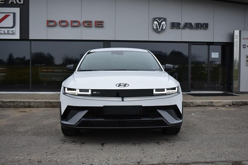 Neu Hyundai Ioniq N Line 164 kW (224 PS) 2025 Weiss Kleinwagen