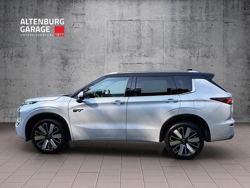 Neu Mitsubishi Outlander P-HEV Instyle 306 PS (225 kW) 2025 SUV