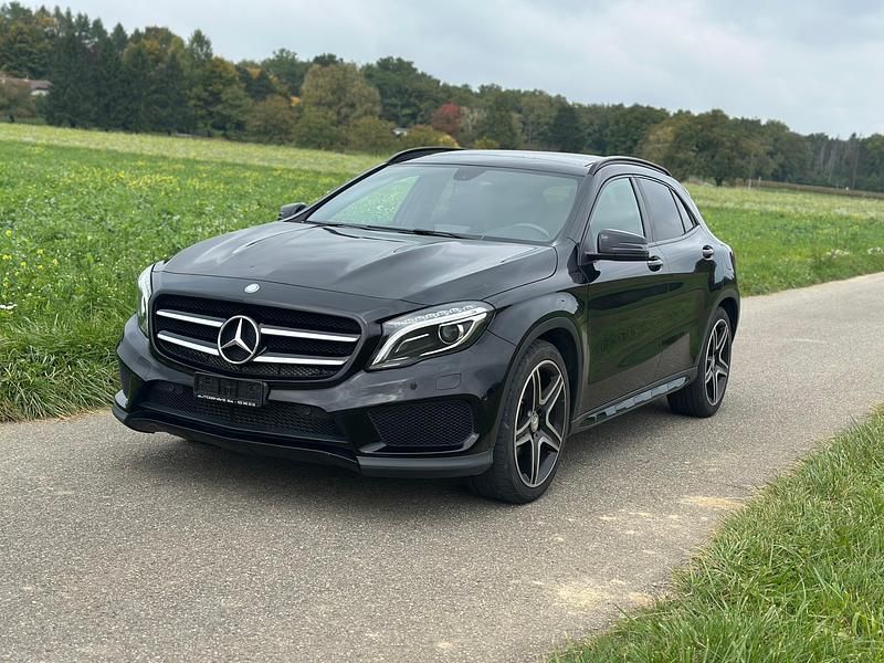 Gebraucht Mercedes GLA200 AMG line 156 PS (114 kW) 2015 SUV