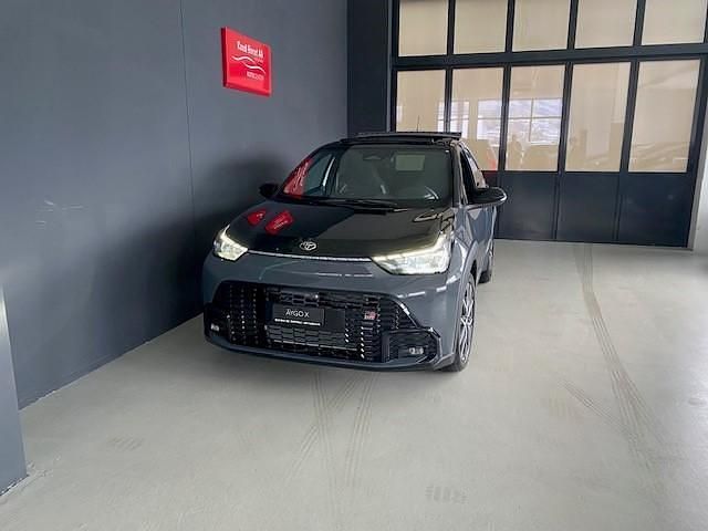 Neu Toyota Aygo X Sport 116 PS (85 kW) 2026 Mehrfarbig SUV