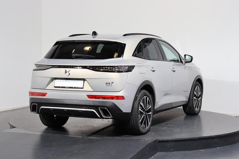 Neu DS Automobiles DS7 Crossback 299 PS (219 kW) 2026 Grau SUV
