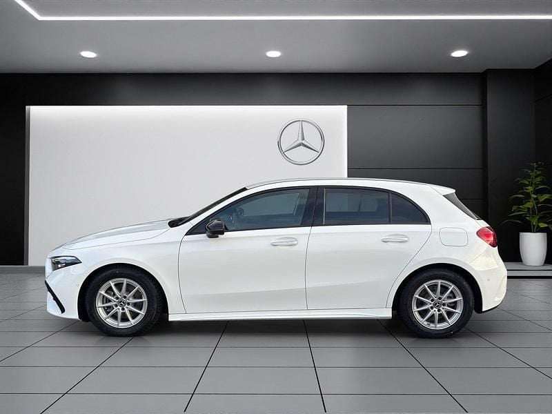 Gebraucht Mercedes A200 Night 163 PS (119 kW) 2025 Weiss Limousine