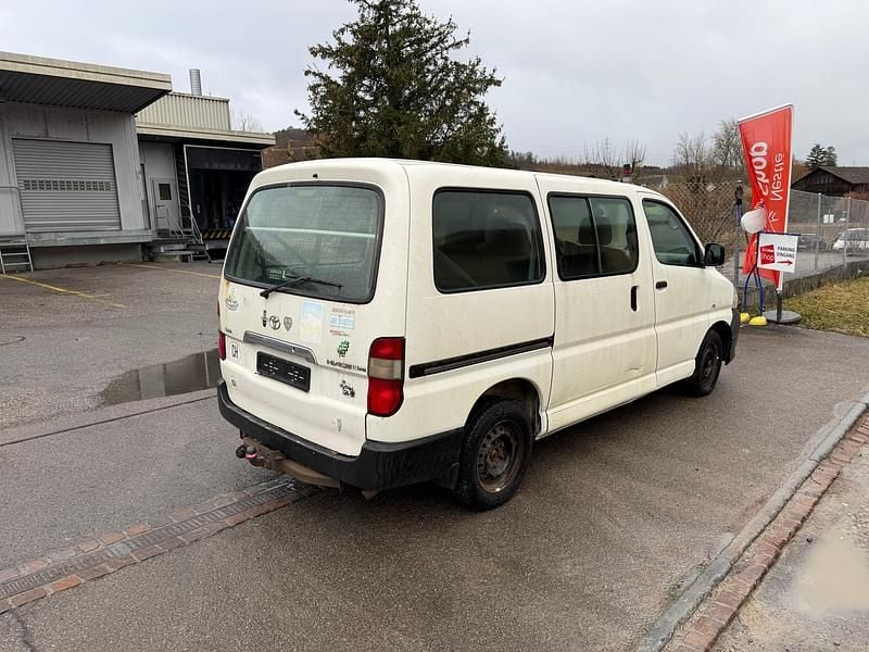 Gebraucht Toyota HiAce 117 PS (86 kW) 2009 Kombi