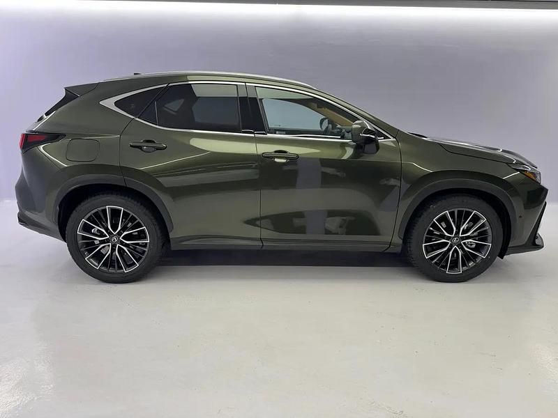 Neu Lexus NX450h+ E-FOUR 292 PS (214 kW) 2026 Grün SUV