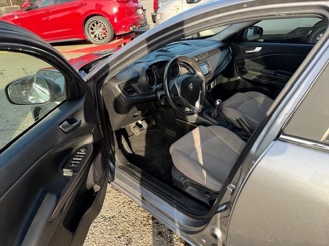 Gebraucht Alfa Romeo Giulietta Distinctive 150 PS (110 kW) 2014 Kleinwagen