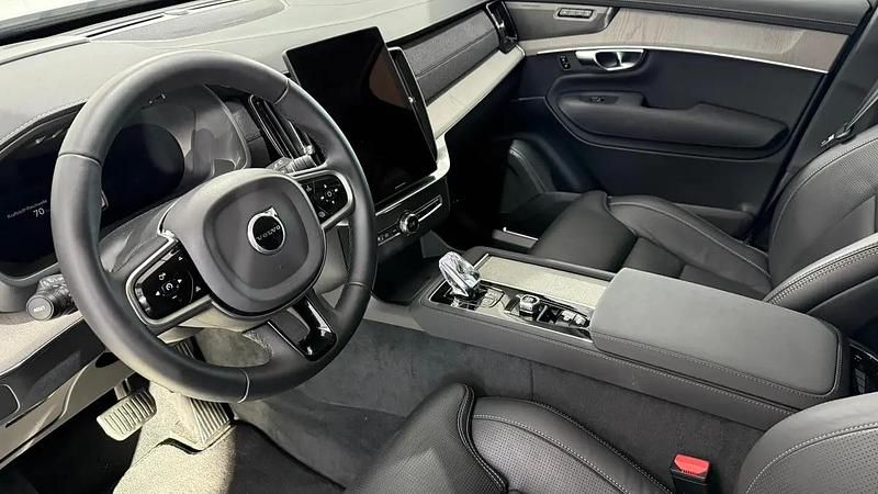 Gebraucht Volvo XC90 Plus 264 PS (194 kW) 2026 Weiss SUV