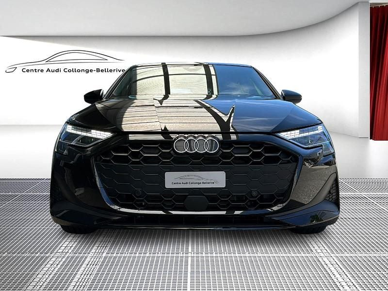 Gebraucht Audi A3 Attraction 150 PS (110 kW) 2024 Schwarz Limousine