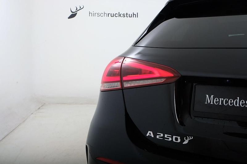 Gebraucht Mercedes A250 AMG line 224 PS (164 kW) 2022 Schwarz Limousine