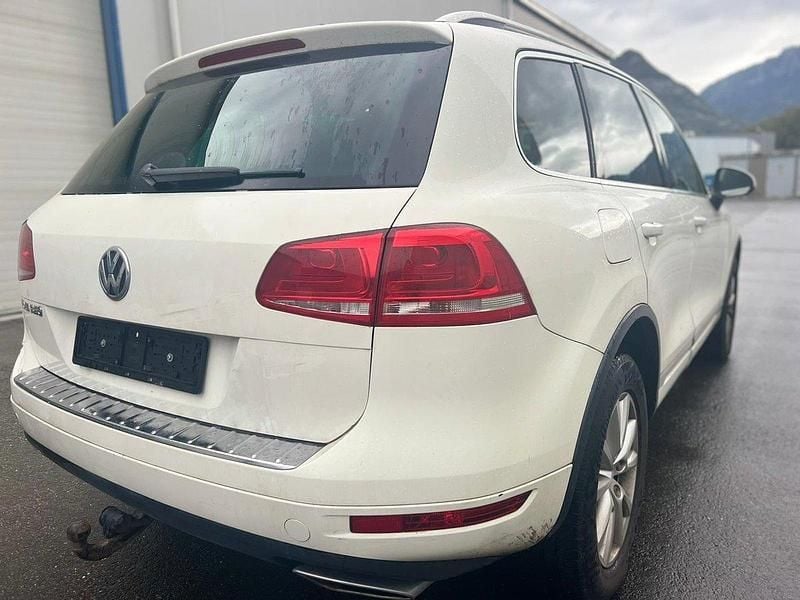 Gebraucht VW Touareg 240 PS (176 kW) 2010 Weiss SUV