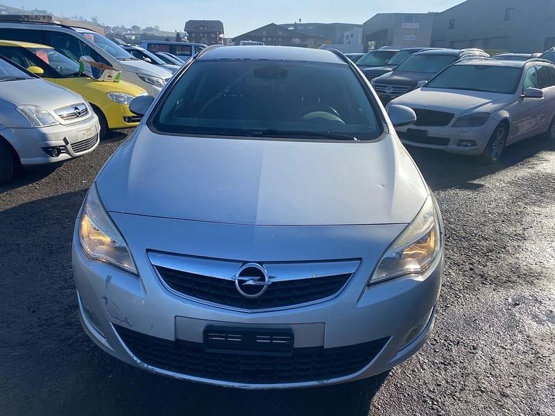 Gebraucht Opel Astra Sport 120 PS (88 kW) 2012