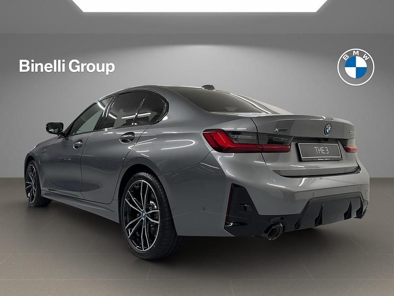 Neu BMW 330e M Sport 292 PS (214 kW) 2025 Grau Limousine