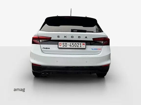 Gebraucht Skoda Fabia 177 PS (130 kW) 2026 Moon weiss, metallic mit schwarzem dach Limousine