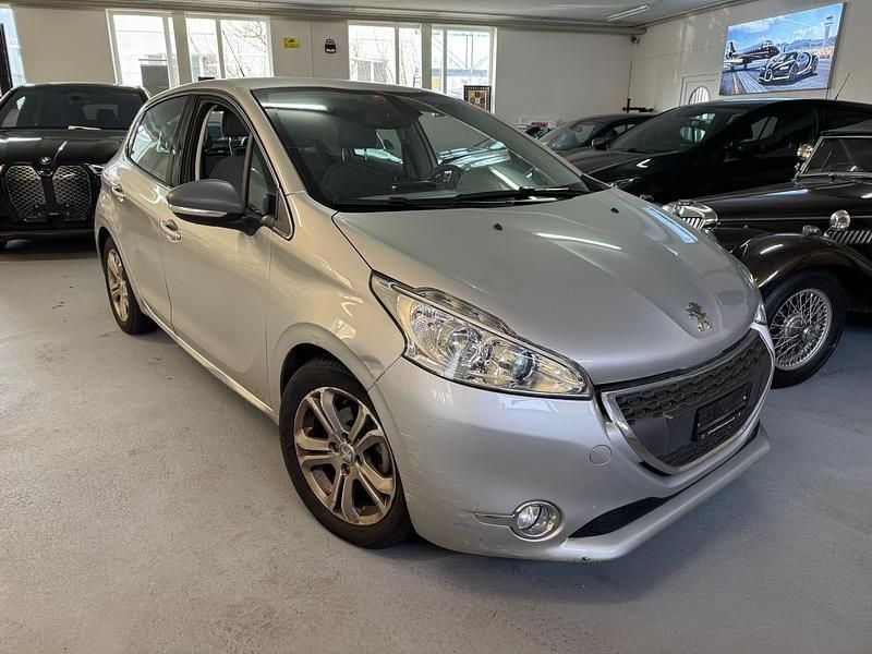 Gebraucht Peugeot 208 Allure 120 PS (88 kW) 2013 Kleinwagen