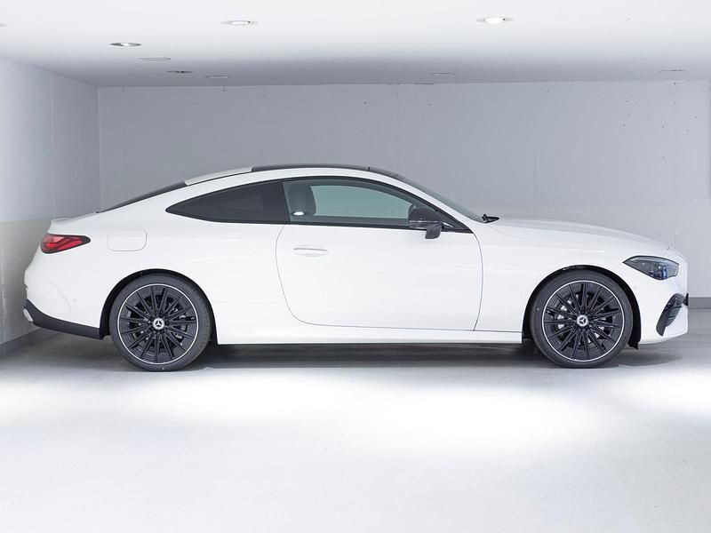 Neu Mercedes CLE300 277 PS (203 kW) 2025 Weiss Coupé