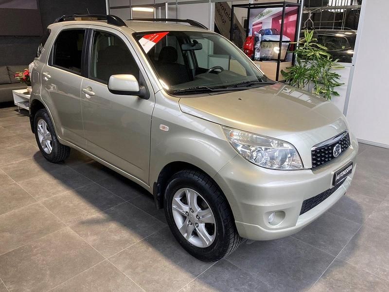 Gebraucht Daihatsu Terios 105 PS (77 kW) 2011 Beige SUV