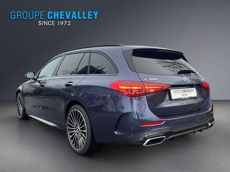 Neu Mercedes C300e 259 PS (190 kW) 2025 Blau Kombi