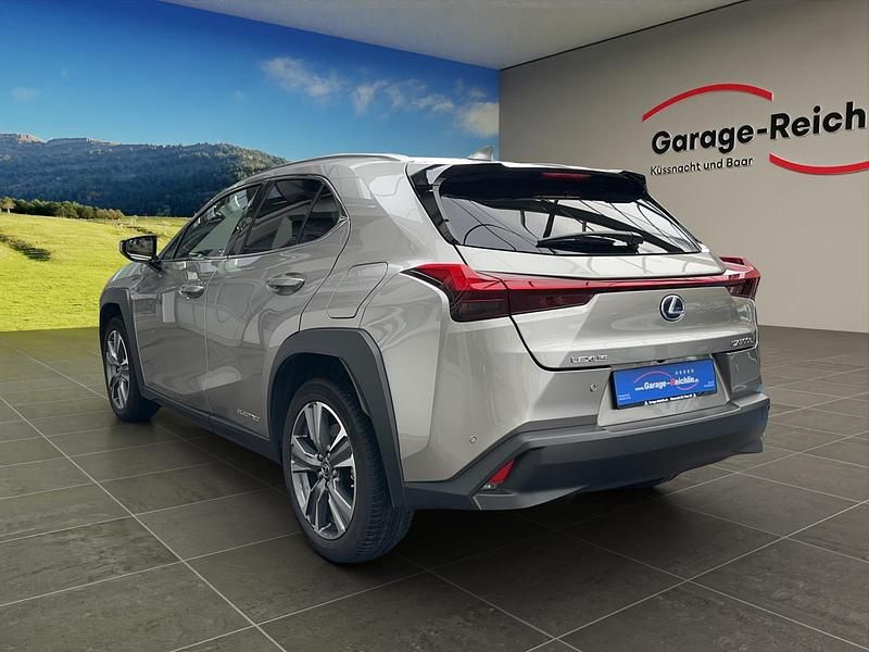 Gebraucht Lexus UX 300e 150 kW (204 PS) 2021 Silber SUV