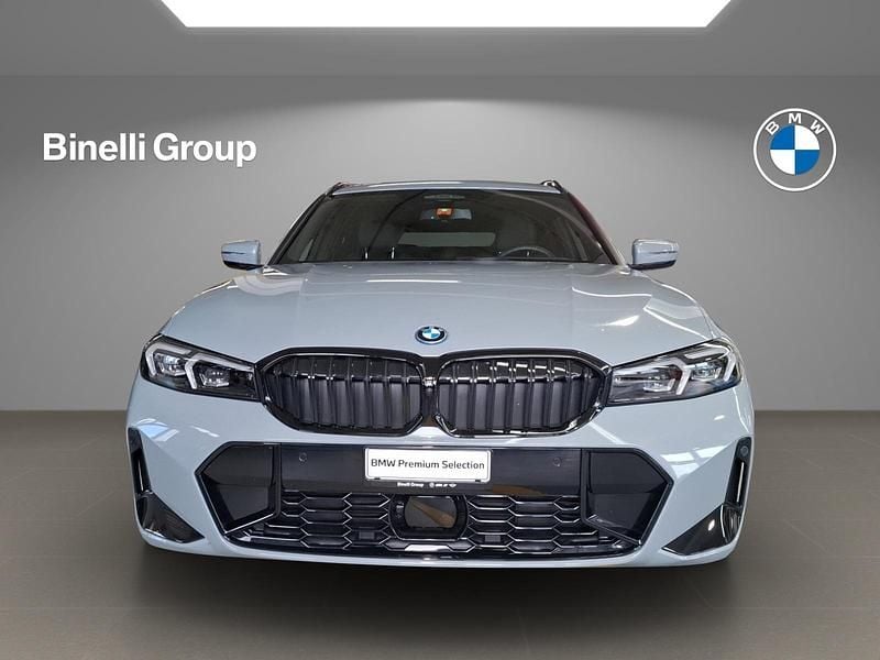 Gebraucht BMW 330e 292 PS (214 kW) 2025 Kombi