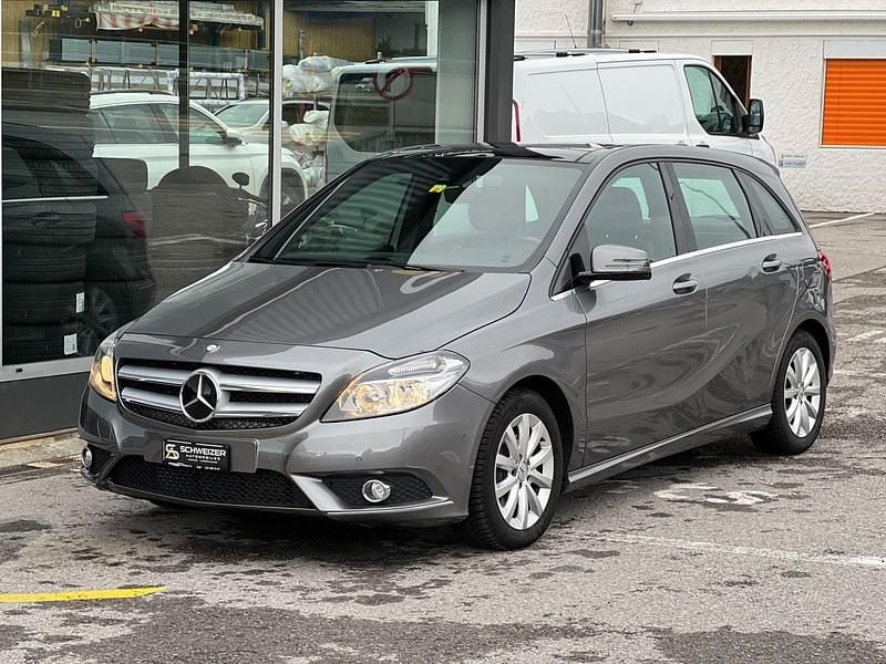 Gebraucht Mercedes B200 156 PS (114 kW) 2012 Anthrazit Van / Kleinbus