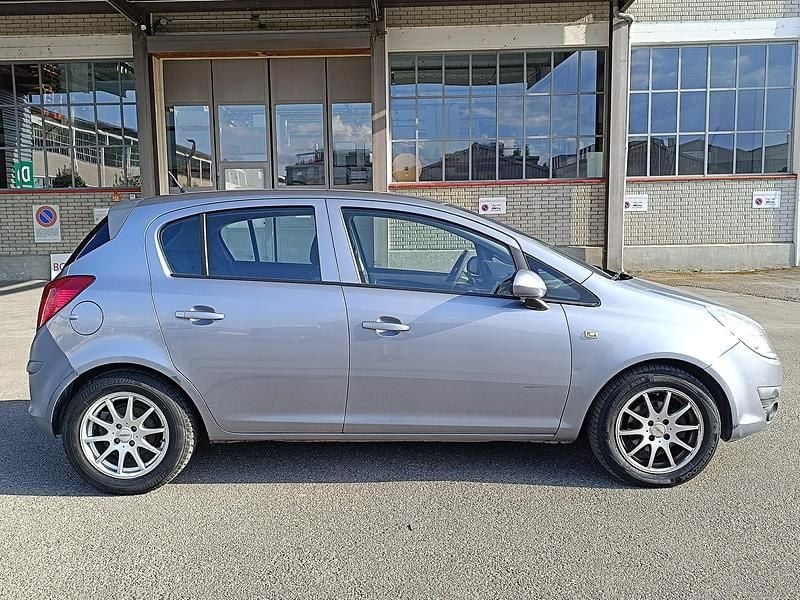 Gebraucht Opel Corsa 80 PS (58 kW) 2008 Kleinwagen