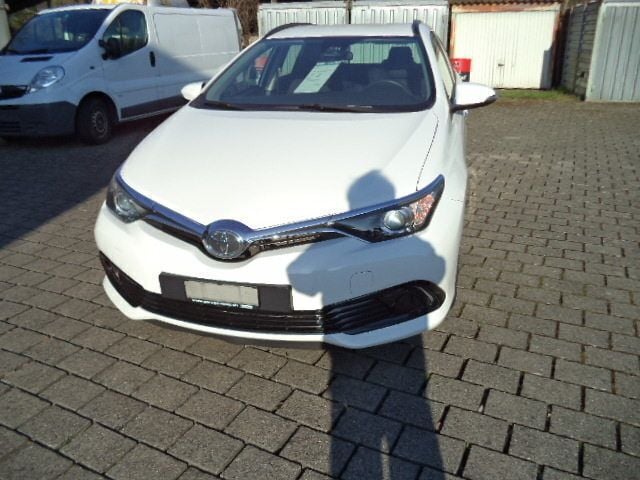 Gebraucht 2018 Toyota Auris Touring Sports Active Kombi | CHF 12’200 - Bild 1/4