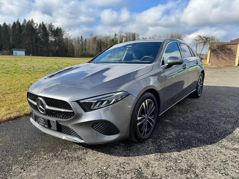 Gebraucht Mercedes A180 136 PS (100 kW) 2024