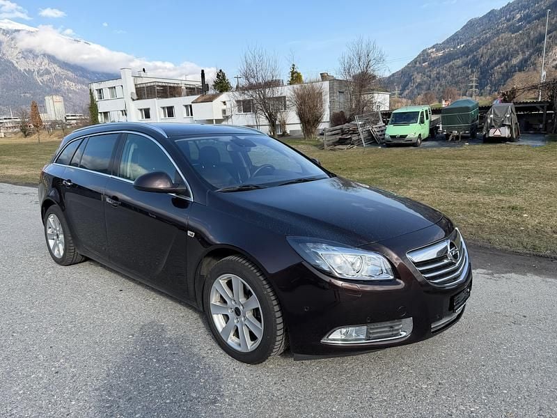 Gebraucht Opel Insignia 140 PS (102 kW) 2013 Kombi