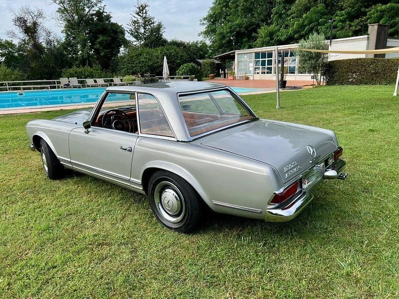 Gebraucht Mercedes 230 150 PS (110 kW) 1966 Cabrio