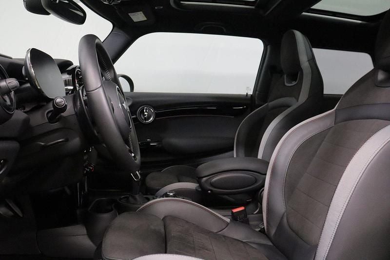 Gebraucht Mini John Cooper Works 231 PS (169 kW) 2023 Gelb Kleinwagen