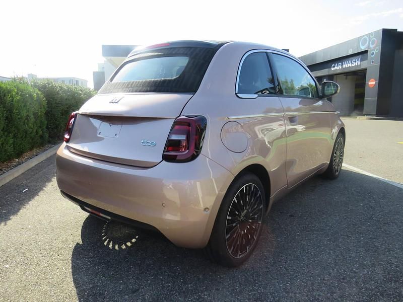 Gebraucht Fiat 500e La Prima 86 kW (118 PS) 2023 Rot Cabrio