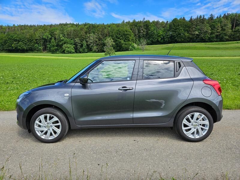Grau Gebraucht 2024 Suzuki Swift Kleinwagen | CHF 23’680 (Etwas zu teuer) - Bild 1/4