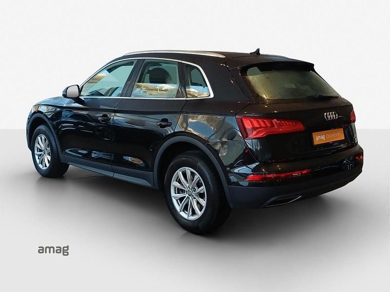 Gebraucht Audi Q5 Ambiente 163 PS (119 kW) 2019 Mythosschwarz metallic SUV