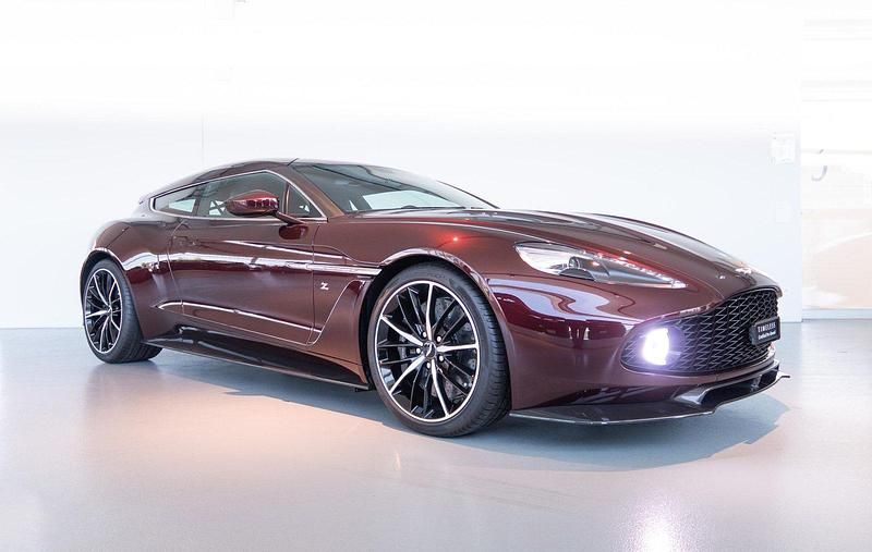 Gebraucht Aston Martin Vanquish 603 PS (443 kW) 2019 Rot Coupé